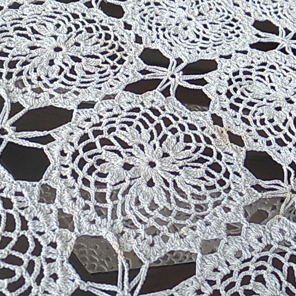 ⚜️🧶 Vintage Hand Crocheted Table Cloth or Cover 42”X 52” - Picture 7 of 16